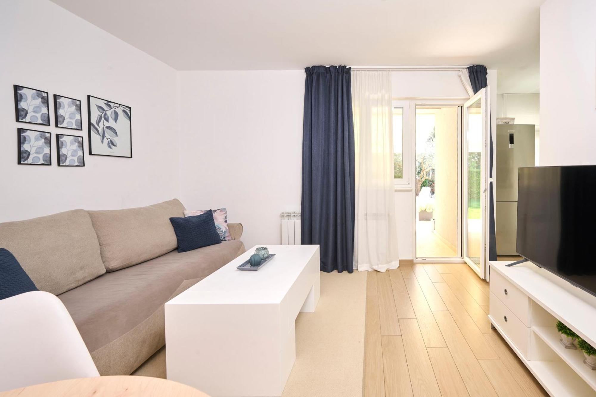 Apartments Martello Garden Porec Exterior photo