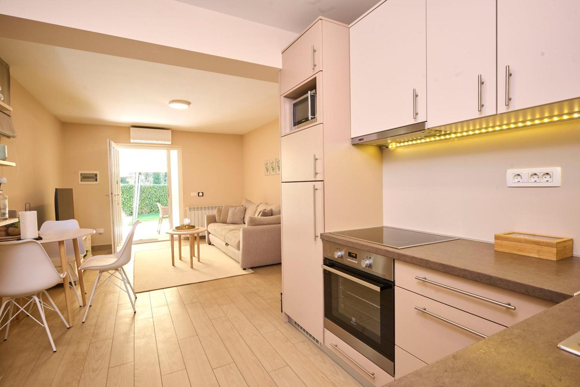Apartments Martello Garden Porec Exterior photo